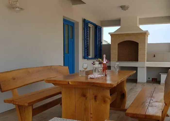 Sakarun - Ena Ferienhaus Veli Rat