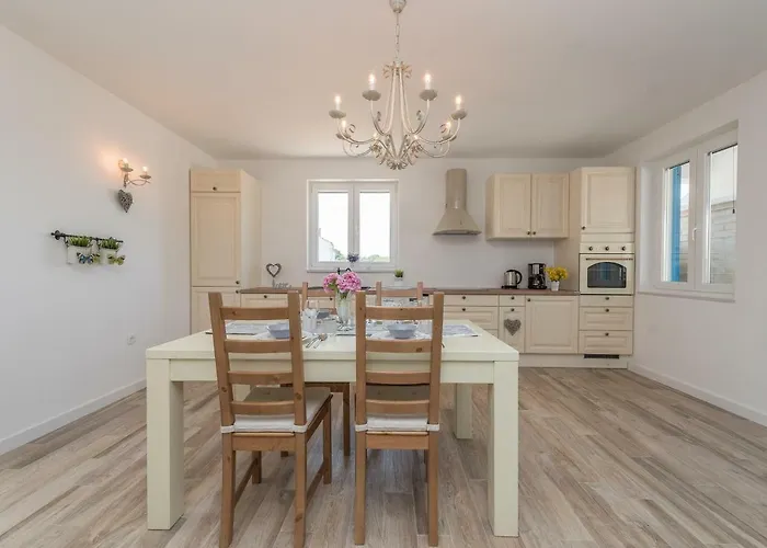 Sakarun - Ena * Veli Rat