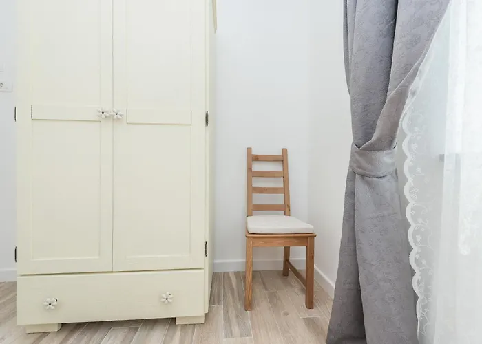 Sakarun - Ena Veli Rat